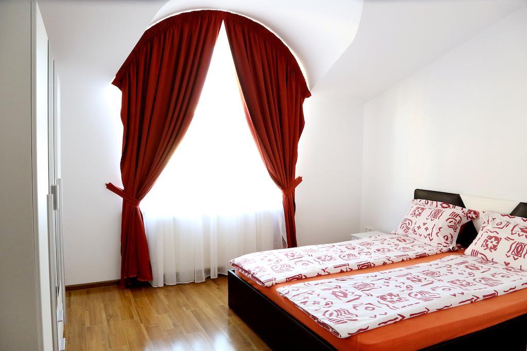 Vila Nona Apartment Sibiu Chambre photo